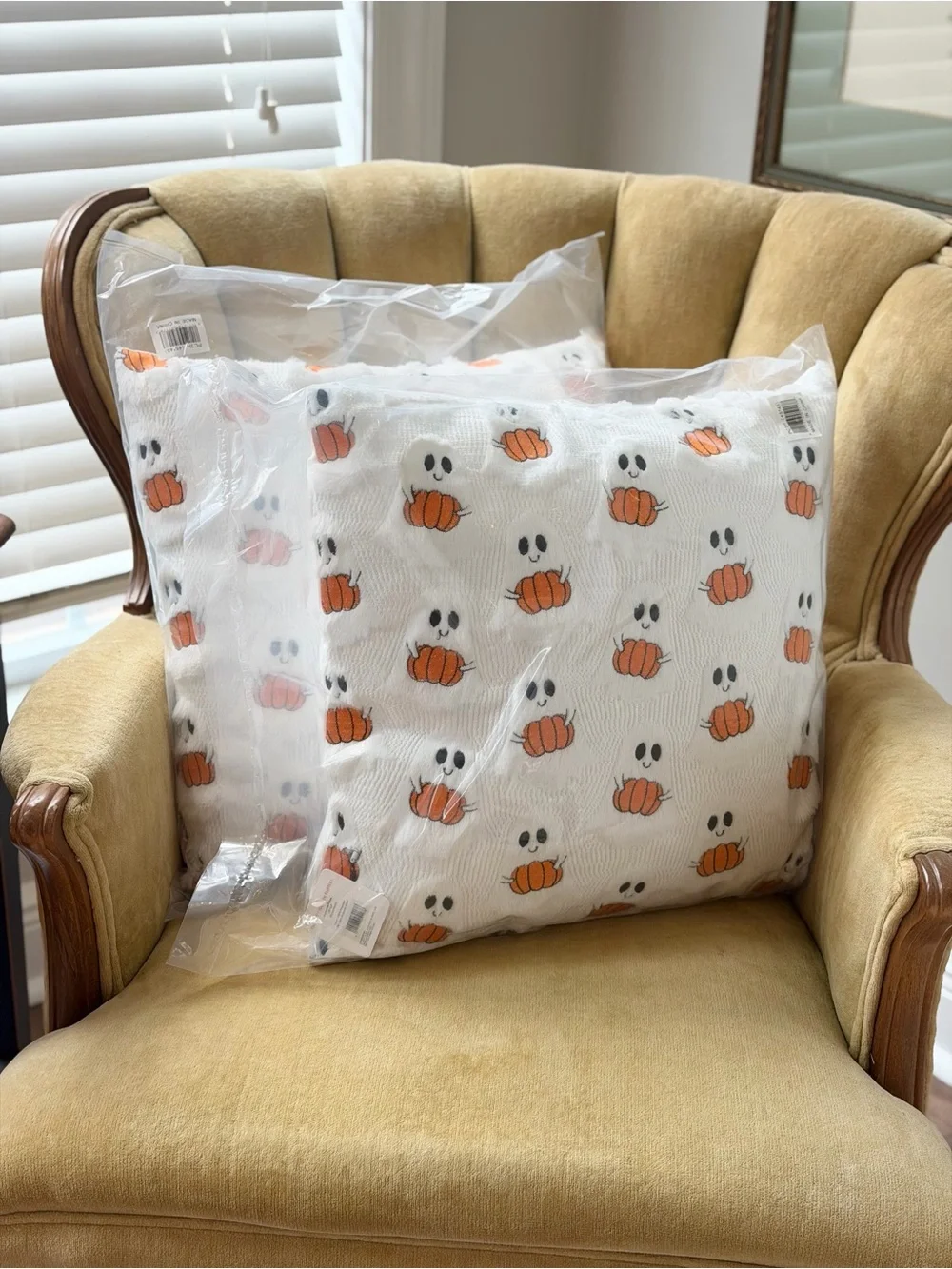 2 NWT Ghost & Pumpkin Embroidered Decorative Throw Cushions | Pillows. Faux Fur